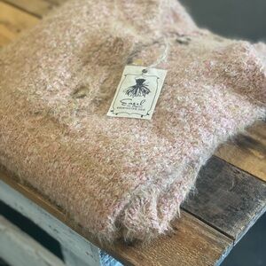 Henley Sweater purchased from boutique. BEAUTIFUL! Size small